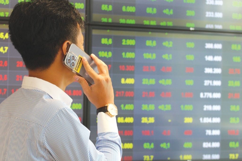 Giải pháp nào khi chứng khoán chao đảo với tin đồn? - Ảnh 2 Giải pháp nào khi chứng khoán chao đảo với tin đồn? - Ảnh 2
