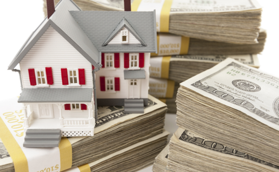Có nên 'bơm tiền' để giải cứu thị trường bất động sản?