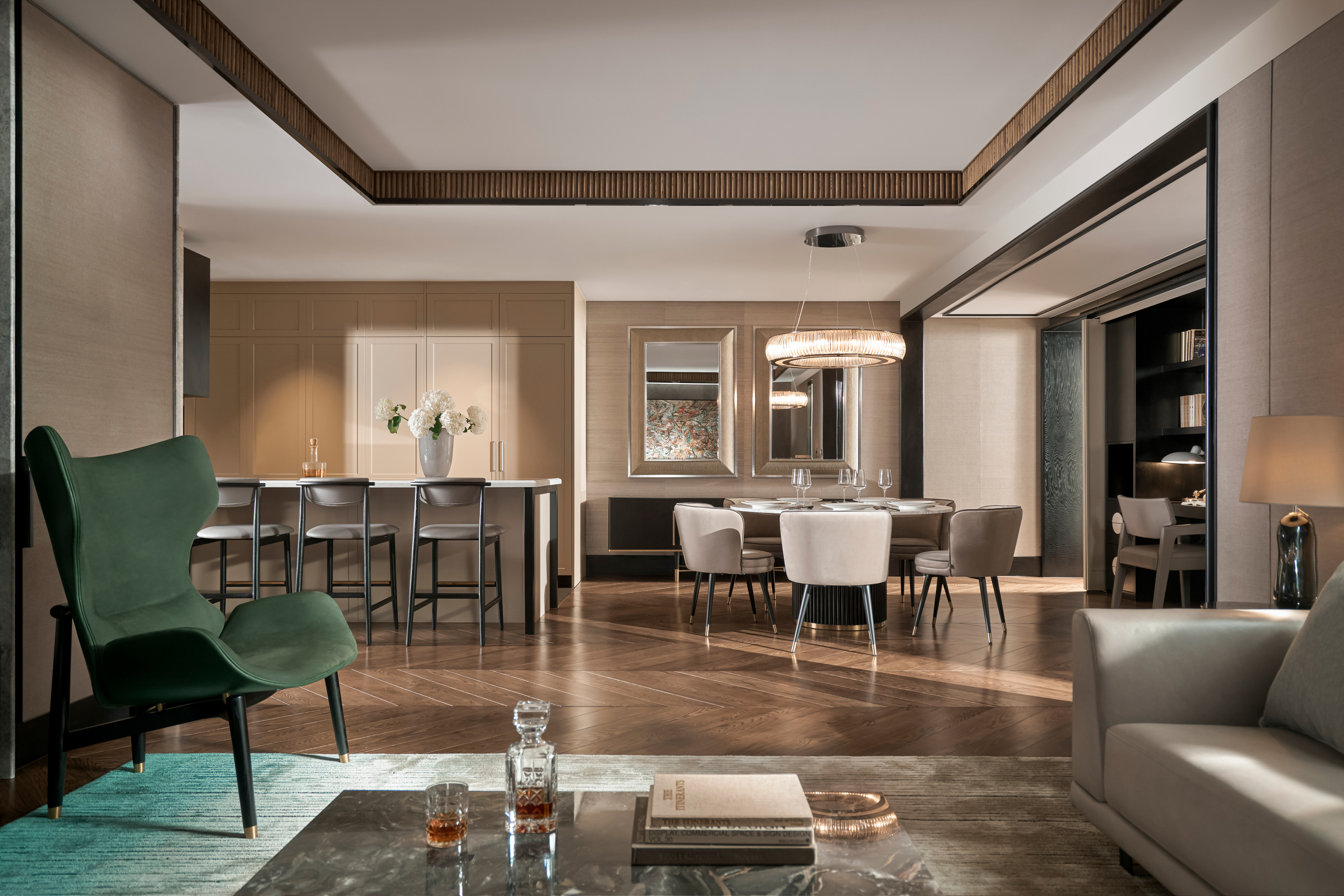 Phòng khách của căn hộ mẫu The Ritz-Carlton Residences, Hanoi. Ảnh: Masterise Homes Phòng khách của căn hộ mẫu The Ritz-Carlton Residences, Hanoi. Ảnh: Masterise Homes 