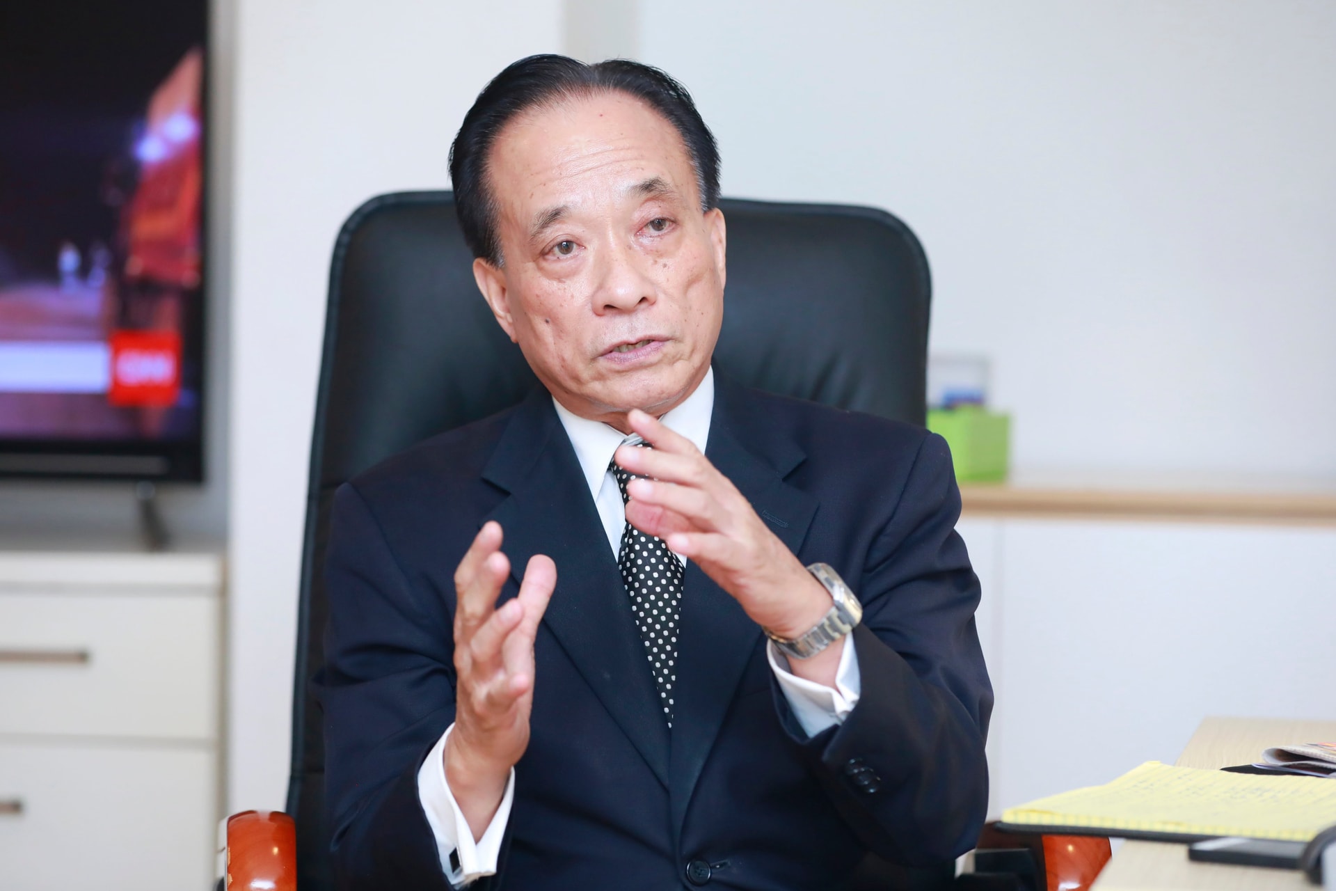 Nguyễn Trí Hiếu Viện trưởng Viện Nghiên cứu và Phát triển Thị trường Tài chính và Bất động sản Toàn Cầu. Nguyễn Trí Hiếu Viện trưởng Viện Nghiên cứu và Phát triển Thị trường Tài chính và Bất động sản Toàn Cầu. 