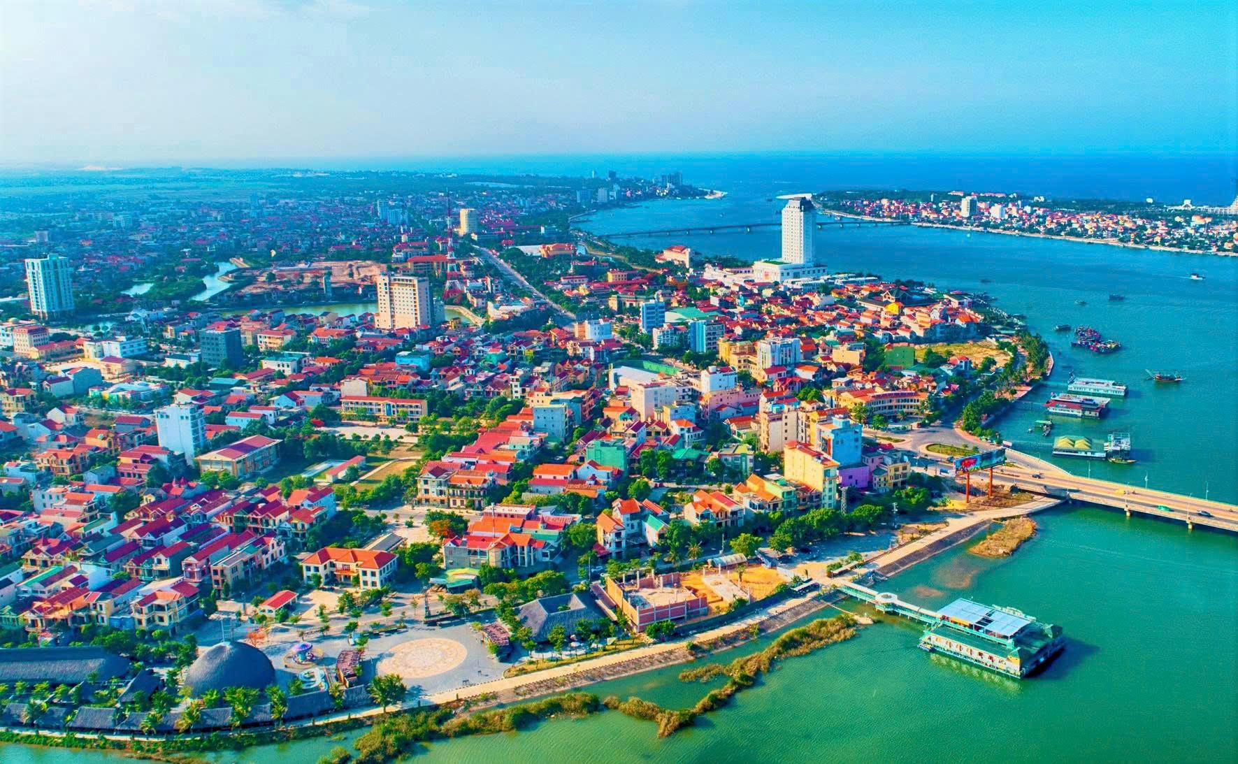 Đồng Hới, Quảng Bình đang dần lột xác Đồng Hới, Quảng Bình đang dần lột xác 