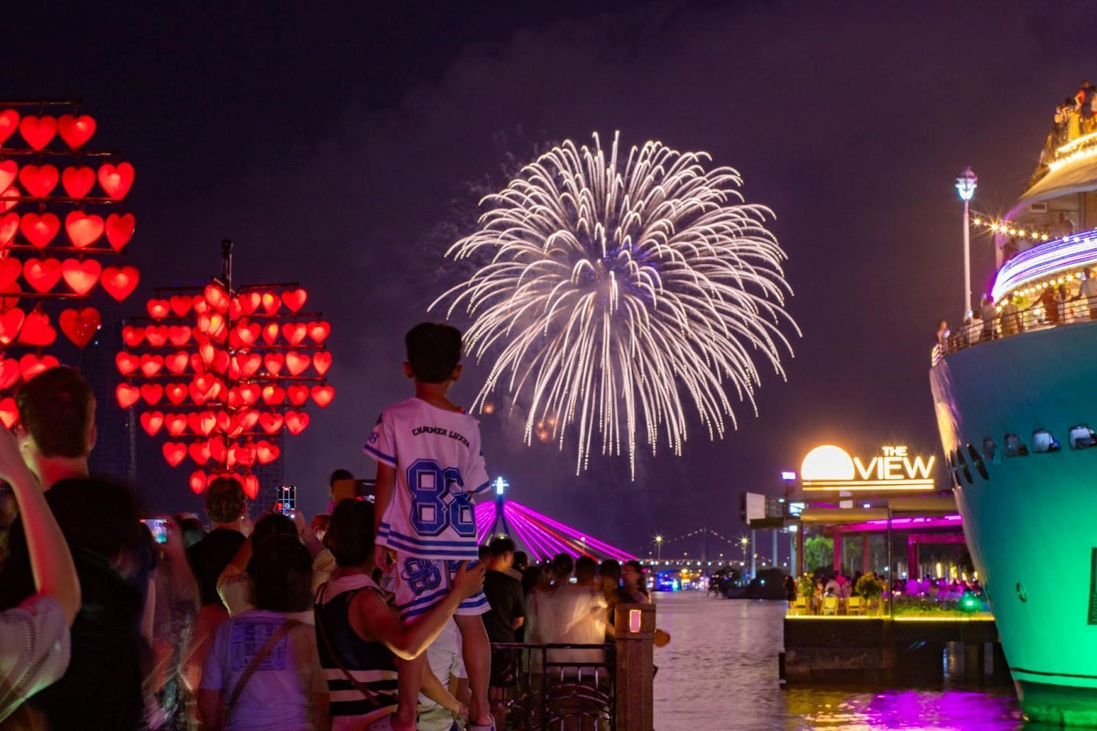DIFF 2025: Từ lễ hội ánh sáng đến chiến lược bứt phá của Đà Nẵng - Ảnh 2 DIFF 2025: Từ lễ hội ánh sáng đến chiến lược bứt phá của Đà Nẵng - Ảnh 2
