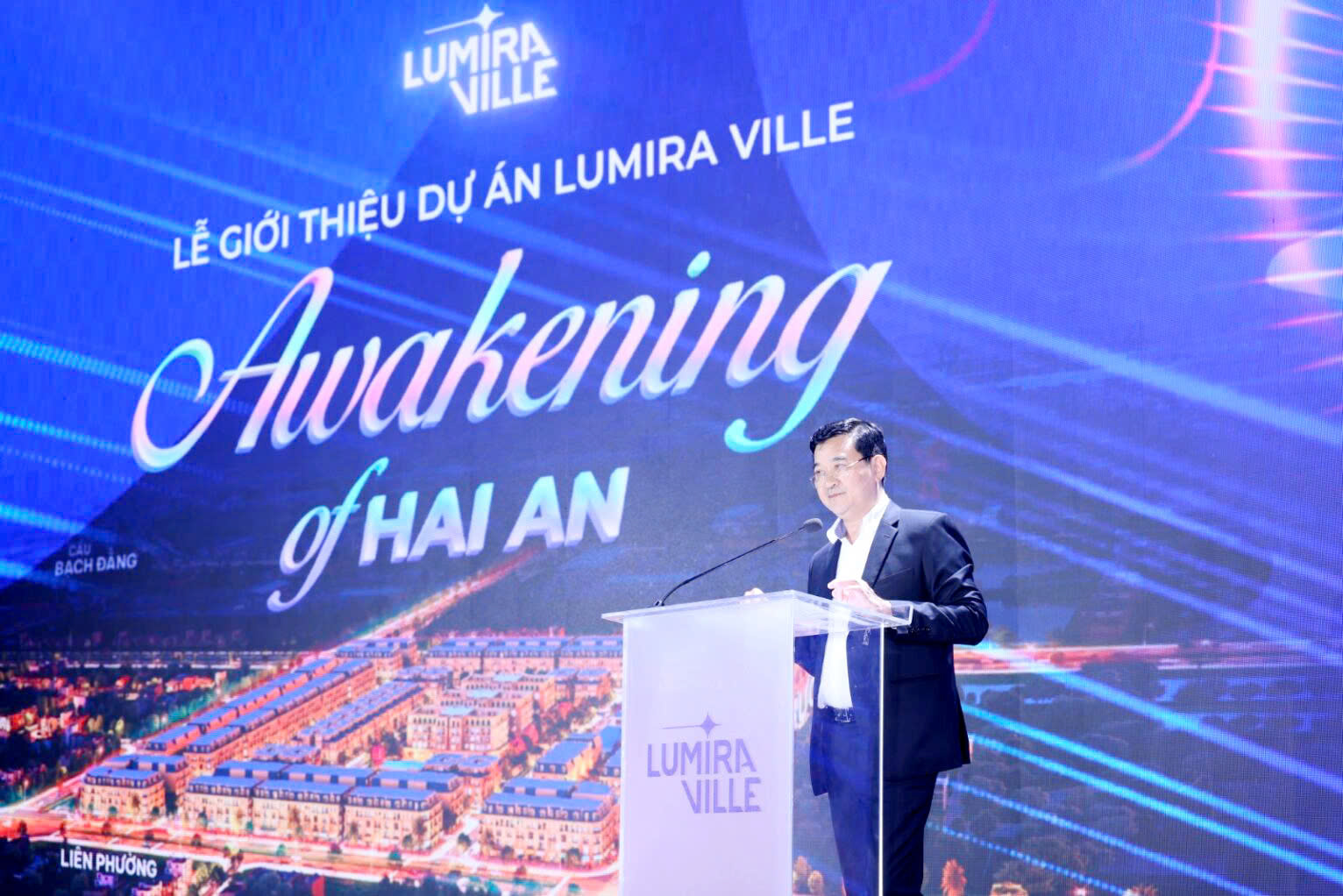 Ông Trương Văn Việt – Phó Chủ tịch thường trực HĐQT kiêm Tổng Giám đốc Công ty CP Hưng Thịnh Incons phát biểu tại sự kiện Ông Trương Văn Việt – Phó Chủ tịch thường trực HĐQT kiêm Tổng Giám đốc Công ty CP Hưng Thịnh Incons phát biểu tại sự kiện 