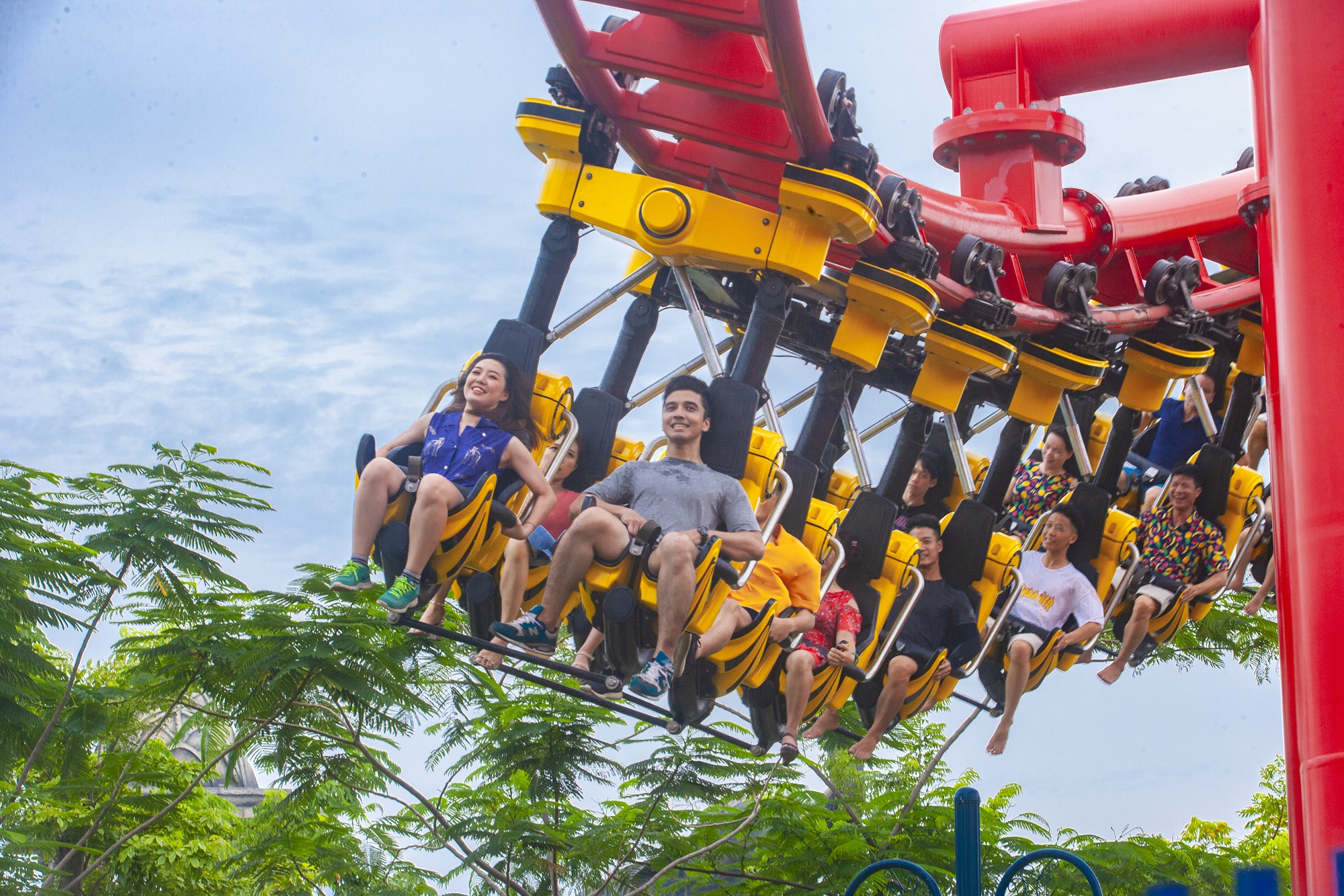 Cư dân Sun Centro Town có thể trải nghiệm vô số trò chơi hấp dẫn trong tổ hợp Sun World Ha Long. Ảnh: Ánh Dương. Cư dân Sun Centro Town có thể trải nghiệm vô số trò chơi hấp dẫn trong tổ hợp Sun World Ha Long. Ảnh: Ánh Dương. 