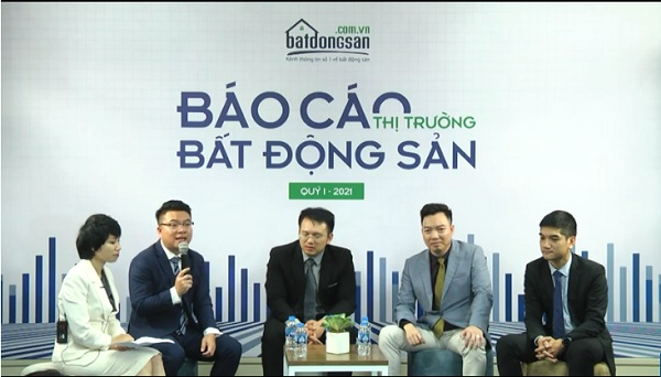 Ông Vũ Đức Ngọc, Giám đốc Kinh doanh Tập đoàn Kosy chia sẻ tại tọa đàm. Ông Vũ Đức Ngọc, Giám đốc Kinh doanh Tập đoàn Kosy chia sẻ tại tọa đàm. 