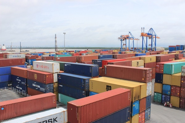 Cán cân thương mại tháng đầu năm xuất siêu gần 1,4 tỷ USD - Ảnh 1 Cán cân thương mại tháng đầu năm xuất siêu gần 1,4 tỷ USD - Ảnh 1