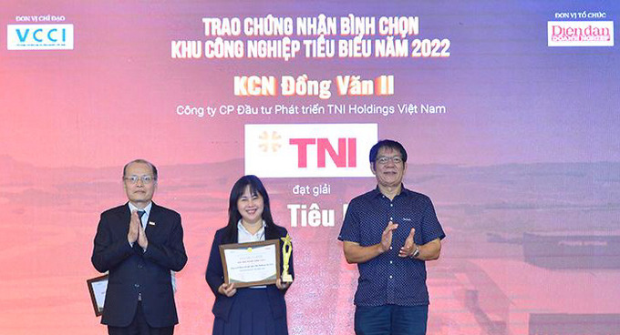 Đại diện TNI Holdings Việt Nam vinh dự nhận giải thưởng “Khu công nghiệp tiêu biểu 2022” Đại diện TNI Holdings Việt Nam vinh dự nhận giải thưởng “Khu công nghiệp tiêu biểu 2022”