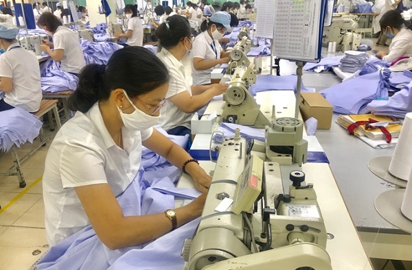 Xuất khẩu dệt may giảm 19,6% trong 2 tháng đầu năm. Xuất khẩu dệt may giảm 19,6% trong 2 tháng đầu năm.