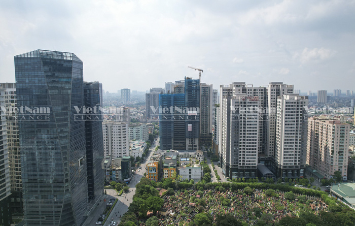 DLC Complex chậm tiến độ: Khách hàng 'đuối sức' vì vừa thuê nhà, vừa trả lãi ngân hàng - Ảnh 1 DLC Complex chậm tiến độ: Khách hàng 'đuối sức' vì vừa thuê nhà, vừa trả lãi ngân hàng - Ảnh 1