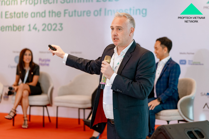 Ông Alex Crane: Bất động sản công nghiệp sắp đối mặt áp lực lớn. Ông Alex Crane: Bất động sản công nghiệp sắp đối mặt áp lực lớn. 