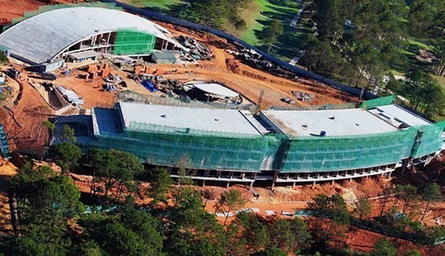 Hiện trạng xây dựng tại sân golf Đồi Cù Hiện trạng xây dựng tại sân golf Đồi Cù 