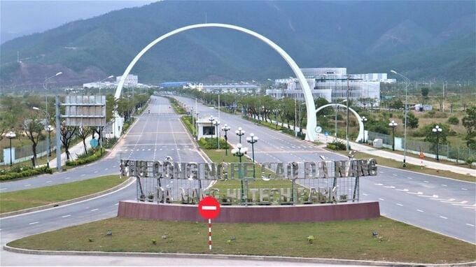 Điểm tin bất động sản tuần qua: Khởi tố Tổng Giám đốc Công ty Thăng Long chuyển nhượng đất trái phép, Doanh nghiệp Hàn chi 20 triệu USD xây nhà máy linh kiện Boeing 787 - Ảnh 1 Điểm tin bất động sản tuần qua: Khởi tố Tổng Giám đốc Công ty Thăng Long chuyển nhượng đất trái phép, Doanh nghiệp Hàn chi 20 triệu USD xây nhà máy linh kiện Boeing 787 - Ảnh 1
