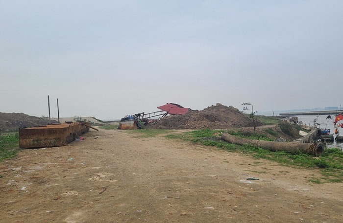 Khu đô thị sinh thái biển Đông Á của Bầu Đoan, hơn 10 năm vẫn là bãi đất hoang - Ảnh 1 Khu đô thị sinh thái biển Đông Á của Bầu Đoan, hơn 10 năm vẫn là bãi đất hoang - Ảnh 1
