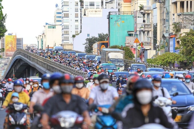 Tình trạng tắc đường vào những khung giờ cao điểm sáng và chiều tại đường Cộng Hòa, quận Tân Bình. Ảnh: Nhật Thịnh/Báo Thanh Niên Tình trạng tắc đường vào những khung giờ cao điểm sáng và chiều tại đường Cộng Hòa, quận Tân Bình. Ảnh: Nhật Thịnh/Báo Thanh Niên
