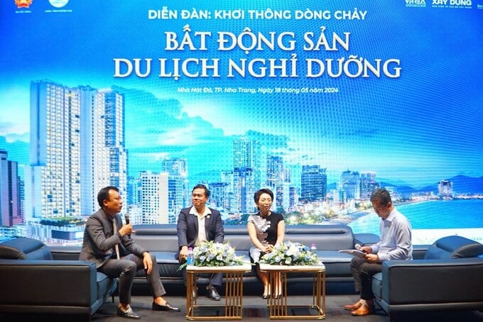 Các chuyên gia tham gia Diễn đàn Khơi thông dòng chảy BĐS du lịch nghỉ dưỡng đều kỳ vọng về bức tranh tươi sáng của phân khúc BĐS này. Ảnh: Đất Nước Các chuyên gia tham gia Diễn đàn "Khơi thông dòng chảy BĐS du lịch nghỉ dưỡng" đều kỳ vọng về bức tranh tươi sáng của phân khúc BĐS này. Ảnh: Đất Nước