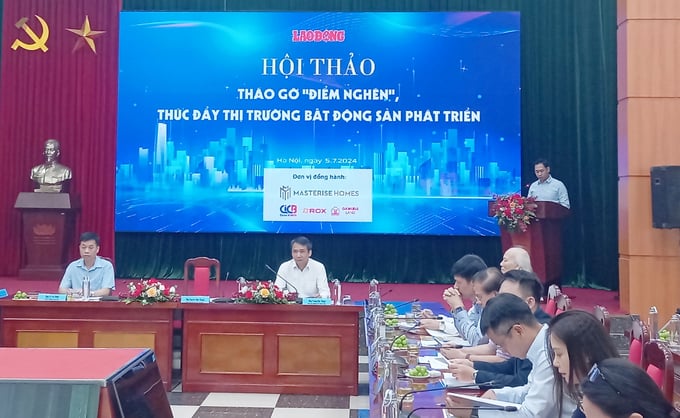Phó Tổng Biên tập Báo Lao động Nguyễn Đức Thành phát biểu khai mạc Hội thảo Phó Tổng Biên tập Báo Lao động Nguyễn Đức Thành phát biểu khai mạc Hội thảo 