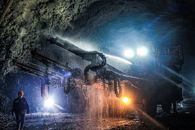 Hầm Đèo Cả là công trình đầu tiên ghi dấu ấn, làm nên thương hiệu của Tập đoàn Đèo Cả trong lĩnh vực đầu tư xây lắp hạ tầng giao thông. Ảnh: Thảo Quyên Hầm Đèo Cả là công trình đầu tiên ghi dấu ấn, làm nên thương hiệu của Tập đoàn Đèo Cả trong lĩnh vực đầu tư xây lắp hạ tầng giao thông. Ảnh: Thảo Quyên