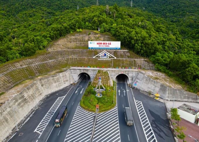Hầm Đèo Cả về đích trước hạn tạo nên bước ngoặt mới. Ảnh: Thảo Quyên Hầm Đèo Cả về đích trước hạn tạo nên "bước ngoặt" mới. Ảnh: Thảo Quyên 