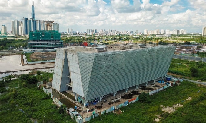 Công trình biểu tượng tại Khu đô thị mới Thủ Thiêm, TP. HCM sẽ sớm hoàn thành với kiến trúc độc đáo và hiện đại. Nguồn: VnExpress Công trình biểu tượng tại Khu đô thị mới Thủ Thiêm, TP. HCM sẽ sớm hoàn thành với kiến trúc độc đáo và hiện đại. Nguồn: VnExpress