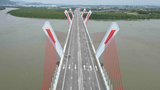 Cầu Bến Rừng được xây dựng để kết nối Quảng Ninh và Hải Phòng. Ảnh: Hoàng Khôi Cầu Bến Rừng được xây dựng để kết nối Quảng Ninh và Hải Phòng. Ảnh: Hoàng Khôi 