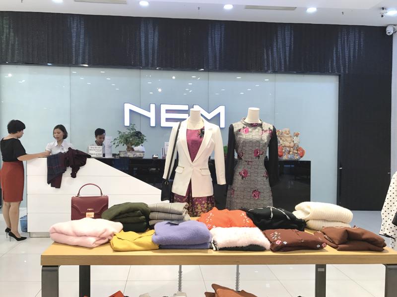 Công ty đang sở hữu 100 cửa hàng NEM phủ khắp các tỉnh thành trên cả nước Công ty đang sở hữu 100 cửa hàng NEM phủ khắp các tỉnh thành trên cả nước 