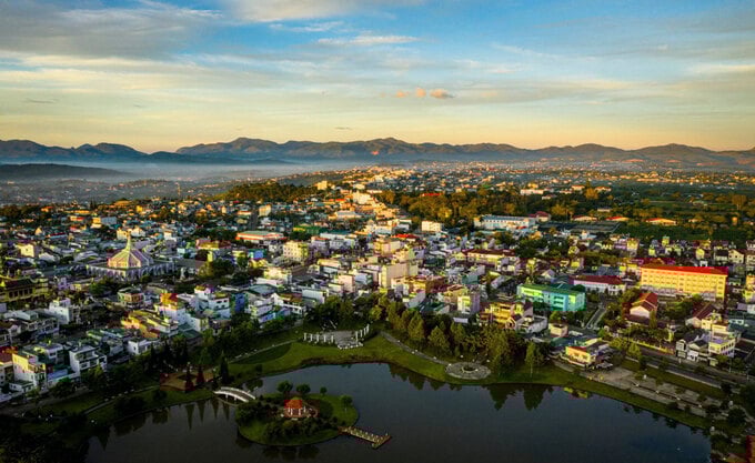 Lâm Đồng hoàn thiện quy hoạch, sẵn sàng chào đón các nhà đầu tư lớn. Lâm Đồng hoàn thiện quy hoạch, sẵn sàng chào đón các nhà đầu tư lớn.