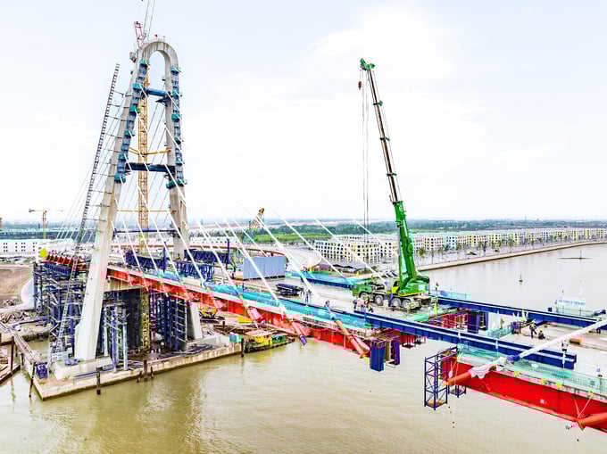 Hợp long cầu Hoàng Gia kết nối trực tiếp Vinhomes Royal Island với trung tâm Hải Phòng - Ảnh 3 Hợp long cầu Hoàng Gia kết nối trực tiếp Vinhomes Royal Island với trung tâm Hải Phòng - Ảnh 3