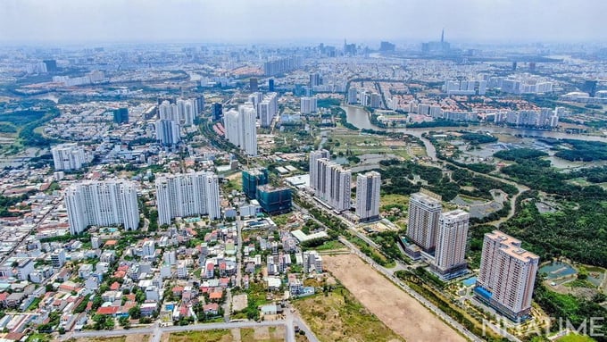 Các chuyên gia kiến nghị áp dụng mức thuế 20% trên phần chênh lệch giữa giá mua và giá bán bất động sản, theo cơ chế tương tự thuế thu nhập doanh nghiệp. Các chuyên gia kiến nghị áp dụng mức thuế 20% trên phần chênh lệch giữa giá mua và giá bán bất động sản, theo cơ chế tương tự thuế thu nhập doanh nghiệp.