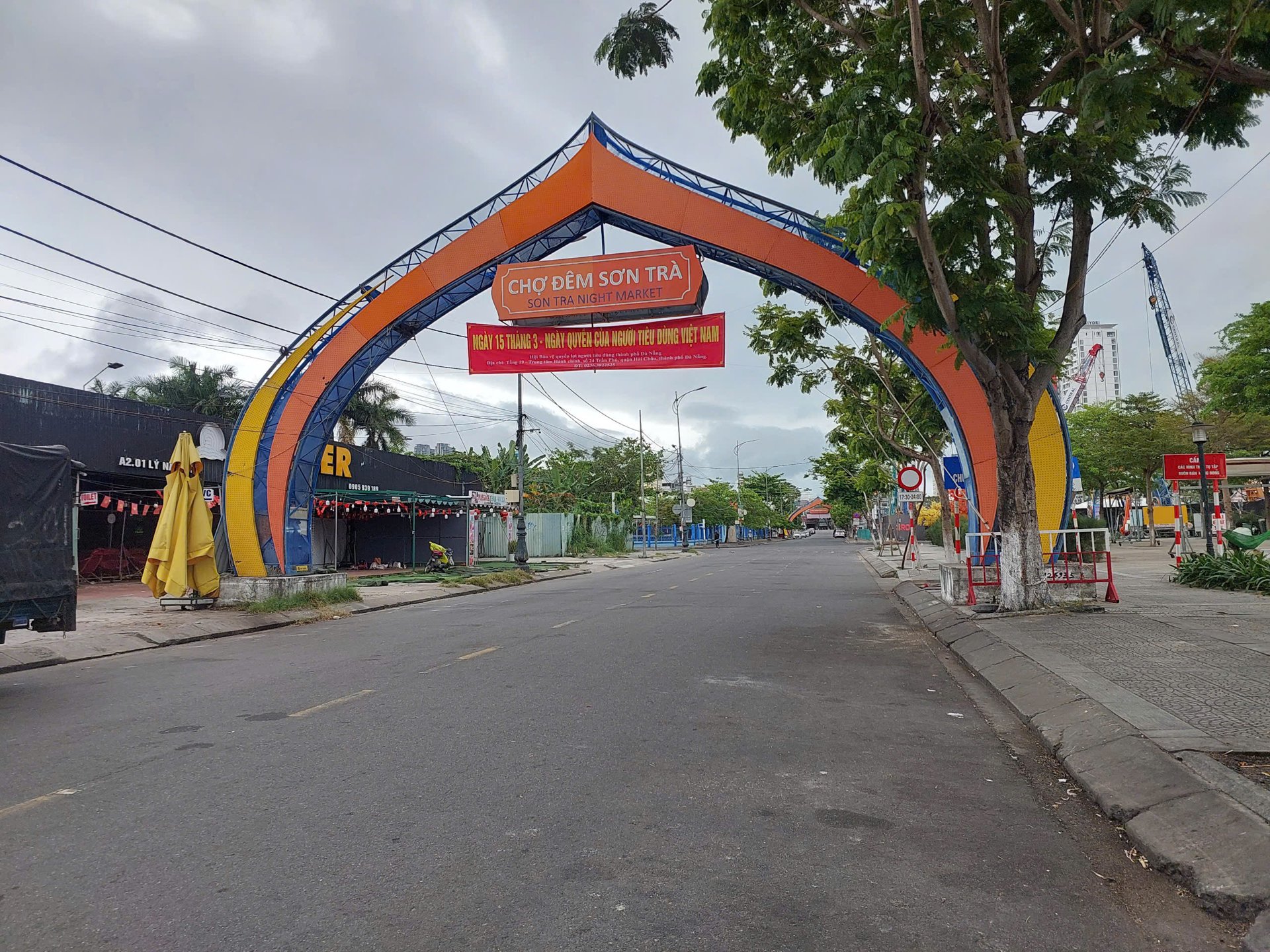 Khu đất A2.4 và A2.5 nằm gần chợ đêm Sơn Trà hiện hữu. Khu đất A2.4 và A2.5 nằm gần chợ đêm Sơn Trà hiện hữu.