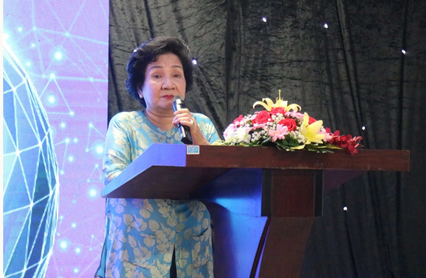 Bà trùm trứng gia cầm Phạm Thị Huấn. "Bà trùm" trứng gia cầm Phạm Thị Huấn. 