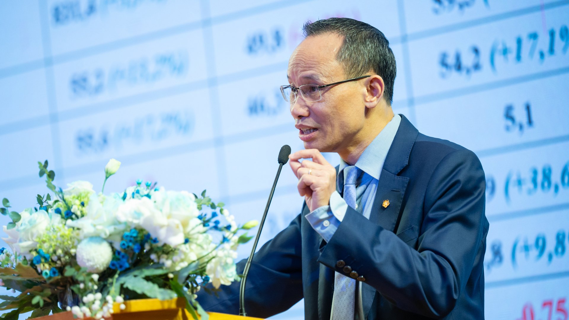 TS. Cấn Văn Lực. TS. Cấn Văn Lực. 