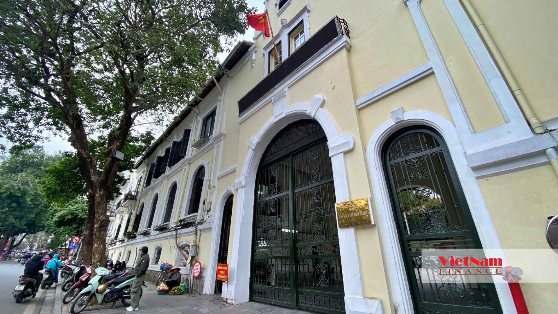 Trụ sở Sở Văn hóa và Thể thao dự kiến sẽ chuyển đến liên cơ quan tại số 38 Hai Bà Trưng cùng với Sở Du lịch. Trụ sở Sở Văn hóa và Thể thao dự kiến sẽ chuyển đến liên cơ quan tại số 38 Hai Bà Trưng cùng với Sở Du lịch.