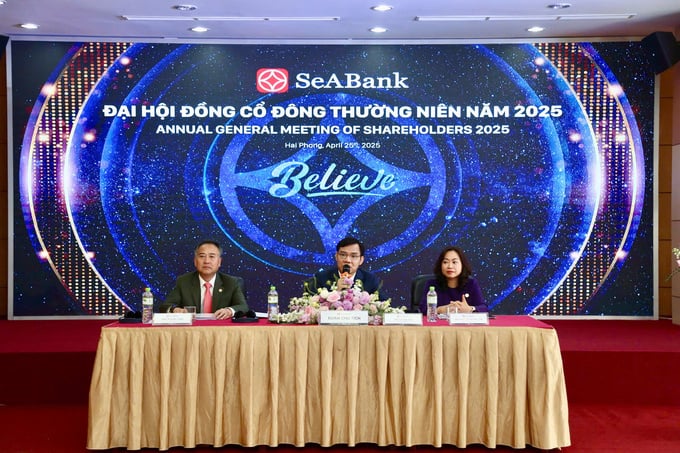 Ngày 25/4/2025, Ngân hàng TMCP Đông Nam Á (SeABank, HOSE: SSB) đã tổ chức thành công Đại hội đồng cổ đông (ĐHĐCĐ) thường niên năm 2025. Ảnh: SeABank Ngày 25/4/2025, Ngân hàng TMCP Đông Nam Á (SeABank, HOSE: SSB) đã tổ chức thành công Đại hội đồng cổ đông (ĐHĐCĐ) thường niên năm 2025. Ảnh: SeABank