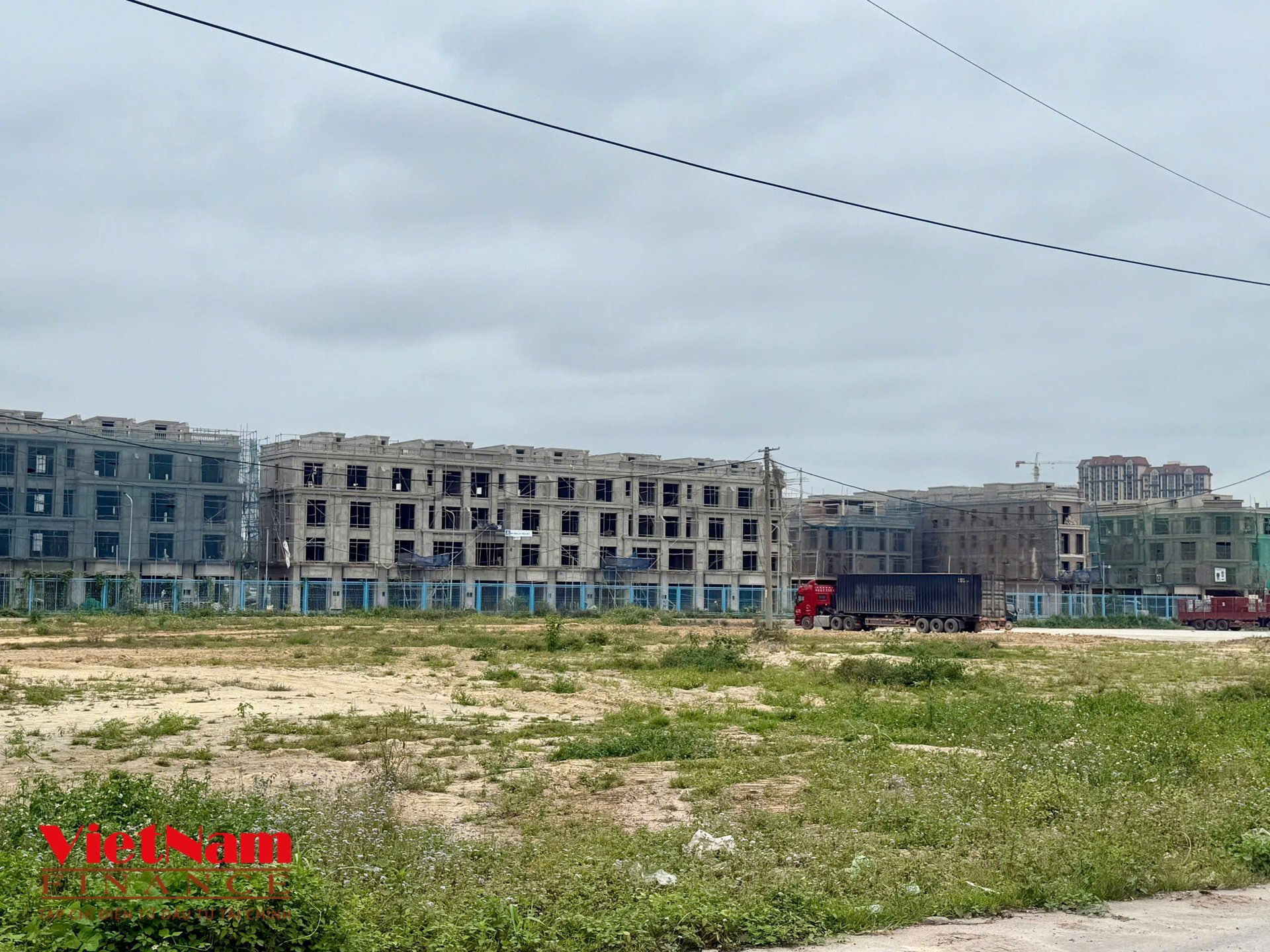 Khảo sát giá Vinhomes Golden Avenue tại cửa khẩu Bắc Luân II - Móng Cái - Ảnh 7 Khảo sát giá Vinhomes Golden Avenue tại cửa khẩu Bắc Luân II - Móng Cái - Ảnh 7