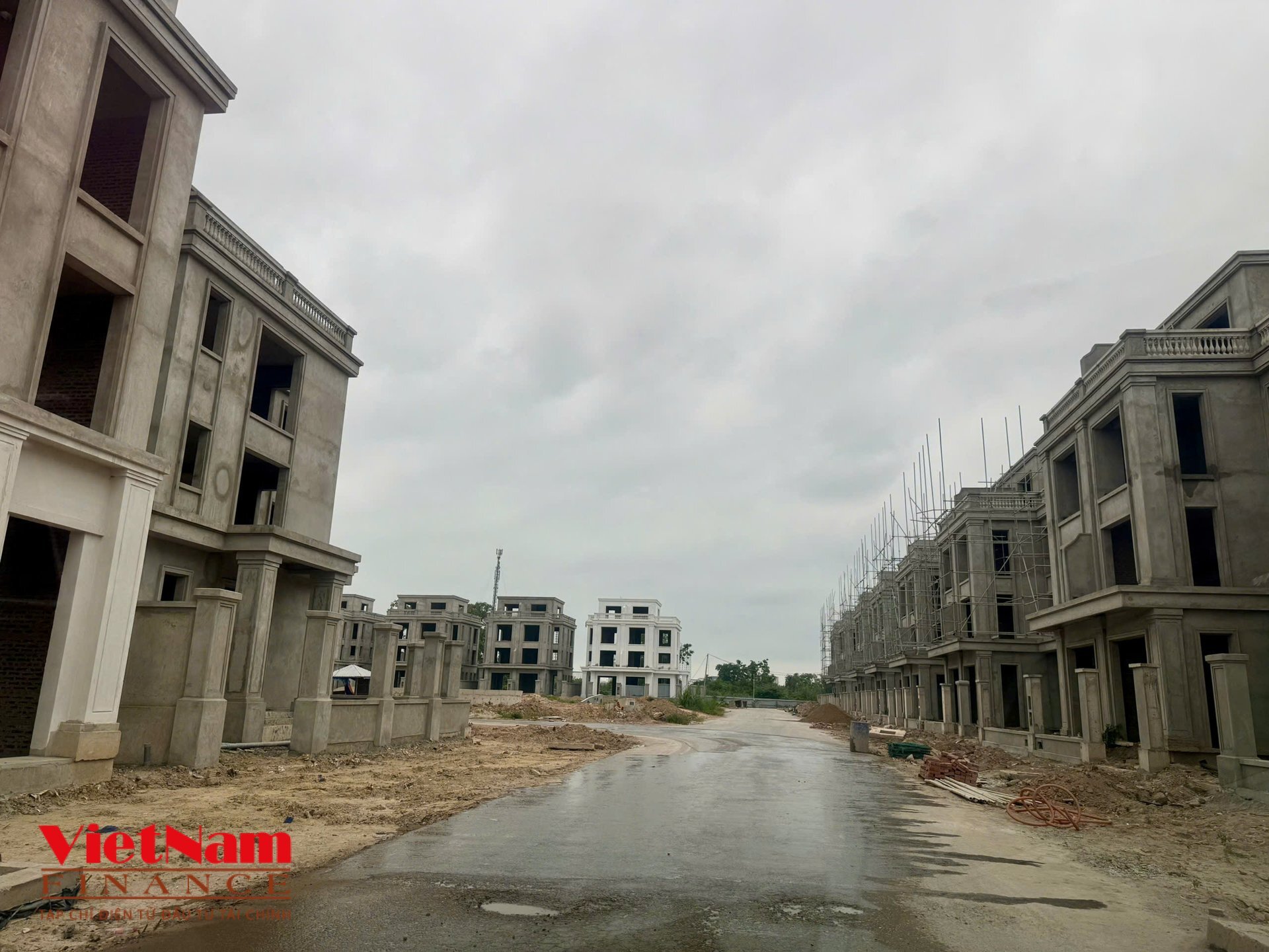 Khảo sát giá Vinhomes Golden Avenue tại cửa khẩu Bắc Luân II - Móng Cái - Ảnh 10 Khảo sát giá Vinhomes Golden Avenue tại cửa khẩu Bắc Luân II - Móng Cái - Ảnh 10