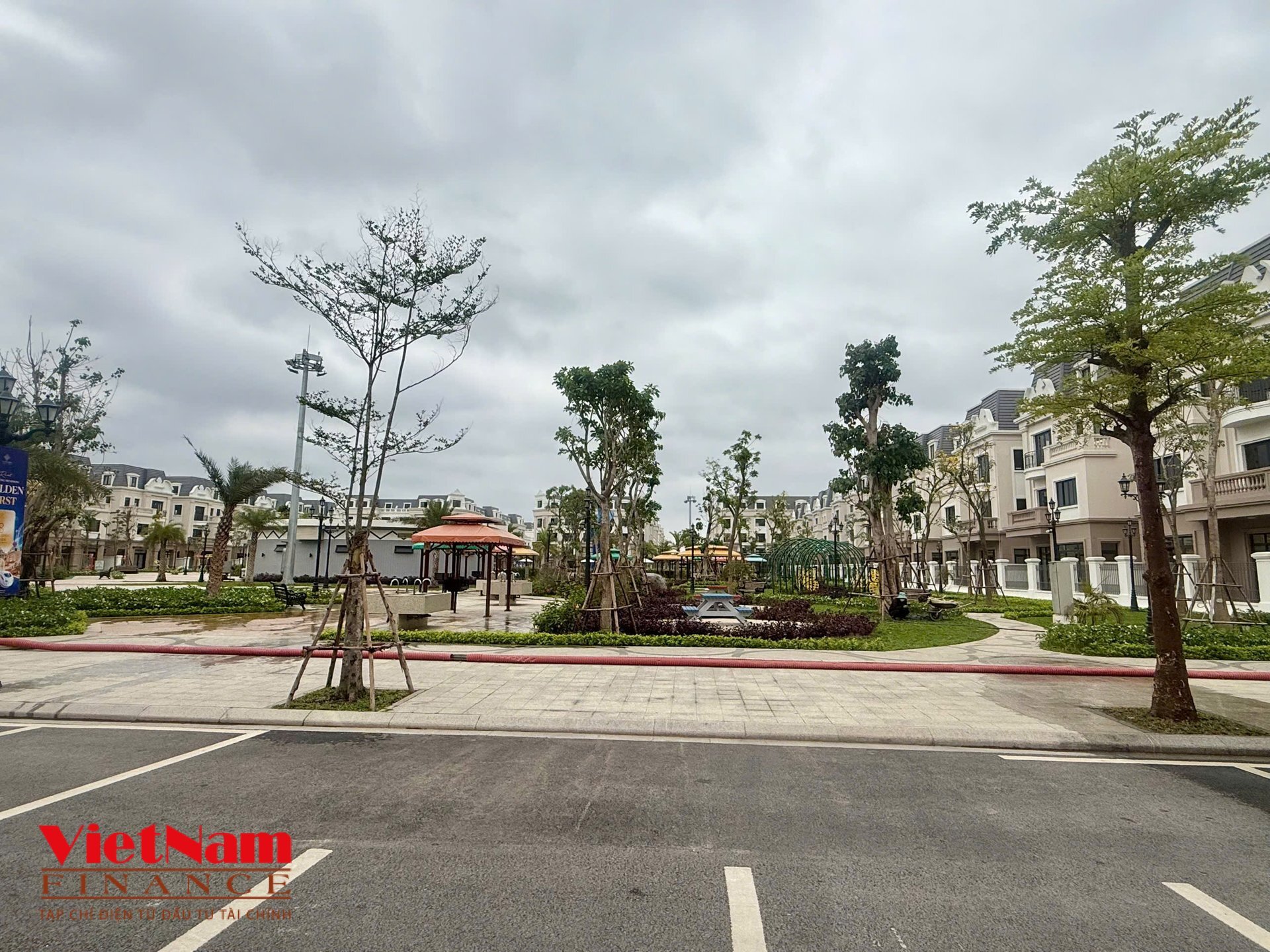 Khảo sát giá Vinhomes Golden Avenue tại cửa khẩu Bắc Luân II - Móng Cái - Ảnh 8 Khảo sát giá Vinhomes Golden Avenue tại cửa khẩu Bắc Luân II - Móng Cái - Ảnh 8