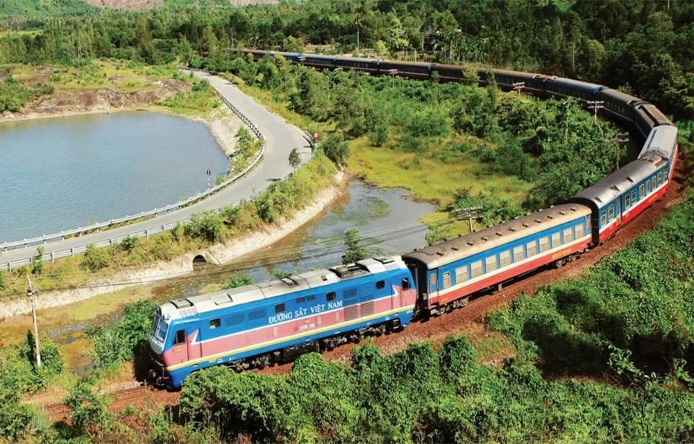 Đường sắt Lào Cai - Hà Nội - Hải Phòng có tổng vốn 203.231 tỷ đồng, tương đương 8,37 tỷ USD. (Ảnh minh họa) Đường sắt Lào Cai - Hà Nội - Hải Phòng có tổng vốn 203.231 tỷ đồng, tương đương 8,37 tỷ USD. (Ảnh minh họa)