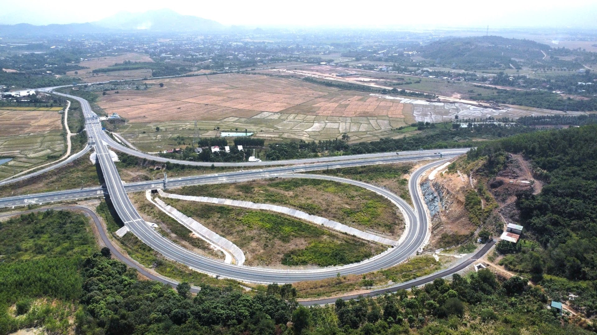 Cao tốc Vân Phong - Nha Trang. Cao tốc Vân Phong - Nha Trang.