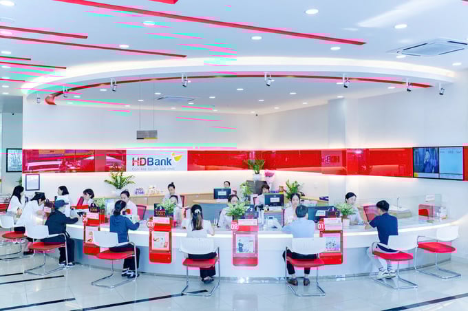 Lãi suất chỉ từ 3%/năm, HDBank kích hoạt 2 gói vay quy 35.000 tỷ đồng hỗ trợ doanh nghiệp tăng tốc và chuyển đổi số. Lãi suất chỉ từ 3%/năm, HDBank kích hoạt 2 gói vay quy 35.000 tỷ đồng hỗ trợ doanh nghiệp tăng tốc và chuyển đổi số.