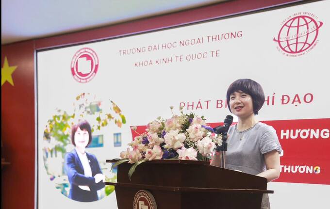 PGS. TS Phạm Thu Hương, Phó hiệu trưởng nhà trường phát biểu chỉ đạo tại toạ đàm. PGS. TS Phạm Thu Hương, Phó hiệu trưởng nhà trường phát biểu chỉ đạo tại toạ đàm.