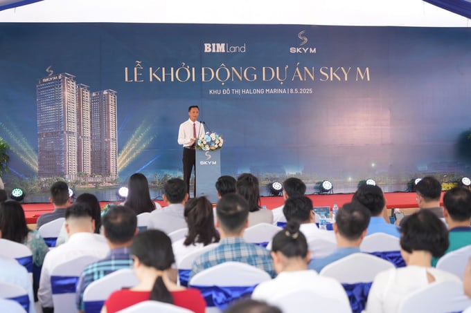 Ông Bùi Anh Đào – Phó Tổng Giám đốc phụ trách khối Xây dựng Tập đoàn BIM phát biểu tại sự kiện khởi động dự án SkyM. Ông Bùi Anh Đào – Phó Tổng Giám đốc phụ trách khối Xây dựng Tập đoàn BIM phát biểu tại sự kiện khởi động dự án SkyM.