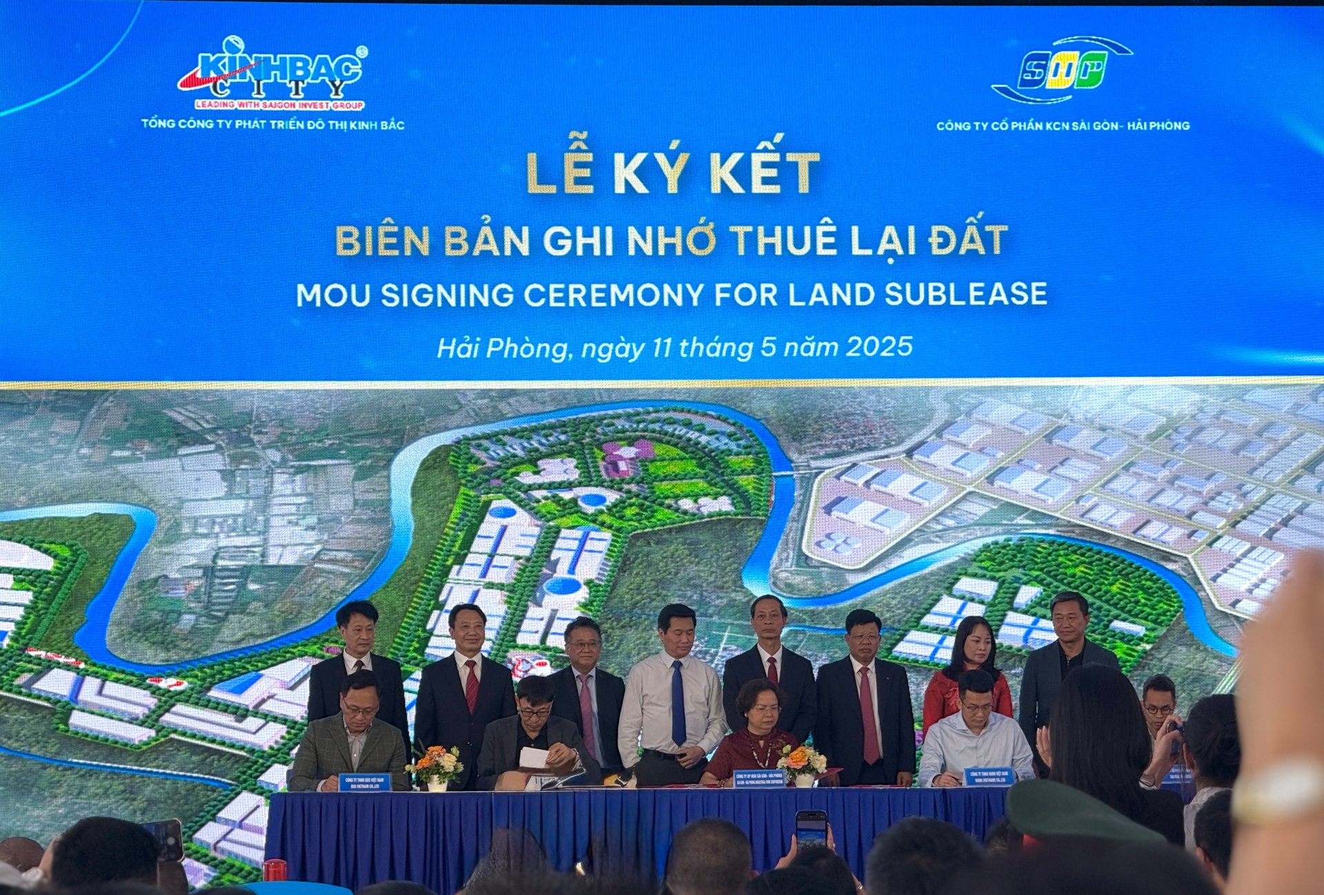 Lễ ký kết biên bản ghi nhớ thuê lại đất tại KCN Tràng Duệ 3. Lễ ký kết biên bản ghi nhớ thuê lại đất tại KCN Tràng Duệ 3.