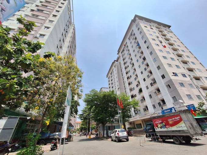 Đồng Nai: Hơn 40 người xin trả lại nhà ở xã hội sau đợt kiểm tra của Sở Xây dựng. Đồng Nai: Hơn 40 người xin trả lại nhà ở xã hội sau đợt kiểm tra của Sở Xây dựng.