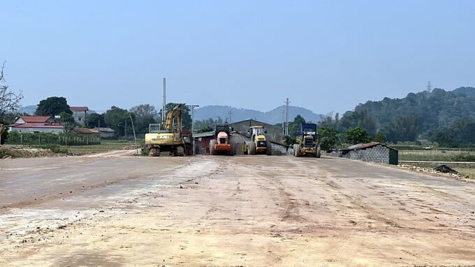Quốc lộ 4B đoạn Km3+700 - Km18 đang được nâng cấp đầu tư trong một dự án khác. Quốc lộ 4B đoạn Km3+700 - Km18 đang được nâng cấp đầu tư trong một dự án khác.