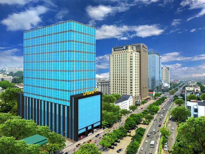 Năm 2025, LPBank đặt kế hoạch lợi nhuận trước thuế 14.868 tỷ đồng, tăng 22,2% so với năm 2024. Năm 2025, LPBank đặt kế hoạch lợi nhuận trước thuế 14.868 tỷ đồng, tăng 22,2% so với năm 2024.