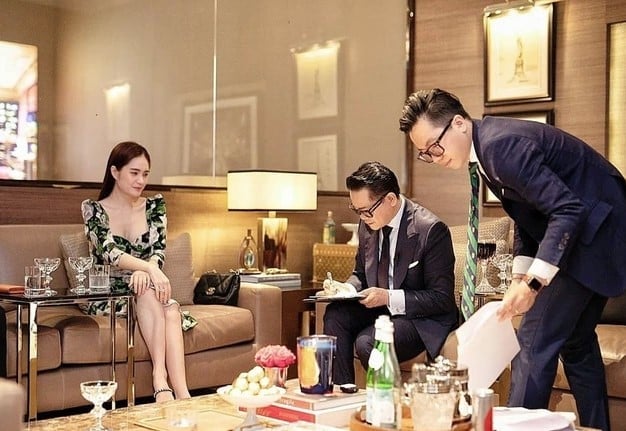 Đoàn Di Băng từng gây xôn xao khi mời NTK Thái Công tân trang căn biệt thự. (Ảnh: FBNV). Đoàn Di Băng từng gây xôn xao khi mời NTK Thái Công tân trang căn biệt thự. (Ảnh: FBNV).
