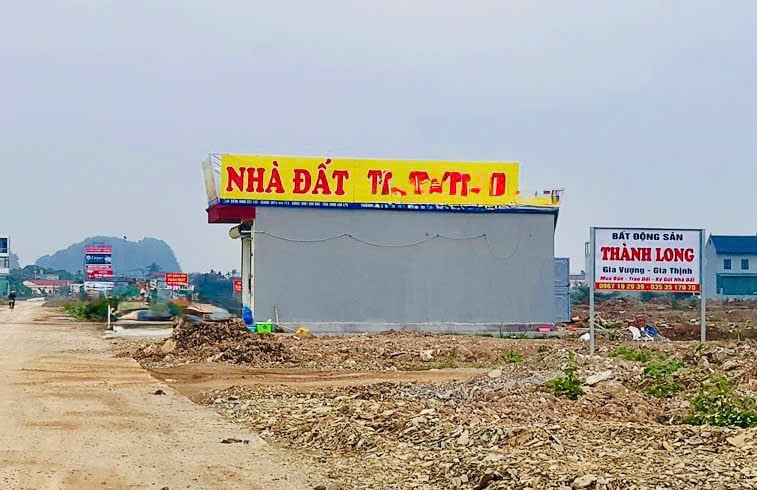 Sôi động nhà đất tại Ninh Bình trước ngày sáp nhập cùng Nam Định và Hà Nam - Ảnh 1 Sôi động nhà đất tại Ninh Bình trước ngày sáp nhập cùng Nam Định và Hà Nam - Ảnh 1