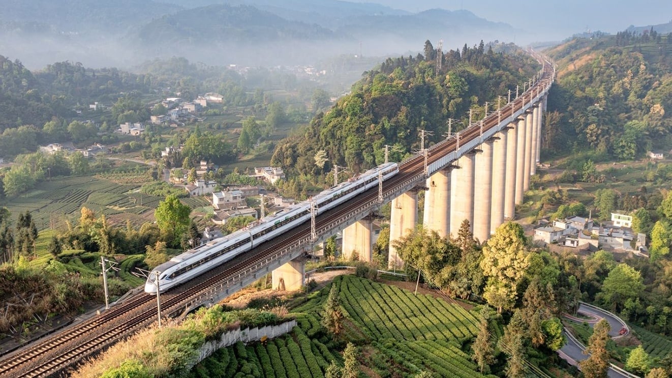 Tuyến đường sắt Lào Cai – Hà Nội – Hải Phòng, chiều dài gần 419km. (Ảnh minh họa) Tuyến đường sắt Lào Cai – Hà Nội – Hải Phòng, chiều dài gần 419km. (Ảnh minh họa)