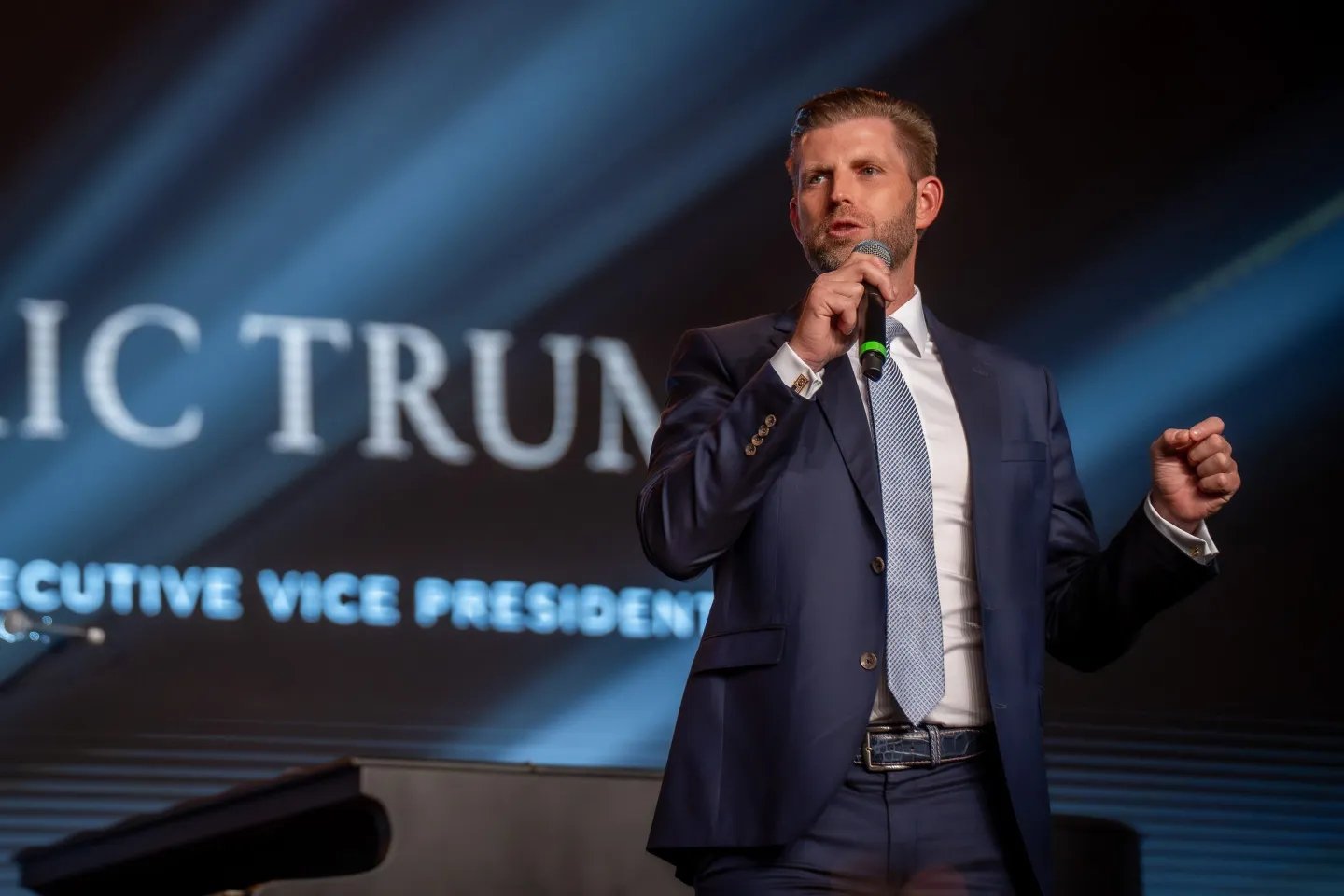 Eric Trump: 'Người kế nghiệp thầm lặng' đến Việt Nam xây Trump Tower - Ảnh 2 Eric Trump: 'Người kế nghiệp thầm lặng' đến Việt Nam xây Trump Tower - Ảnh 2
