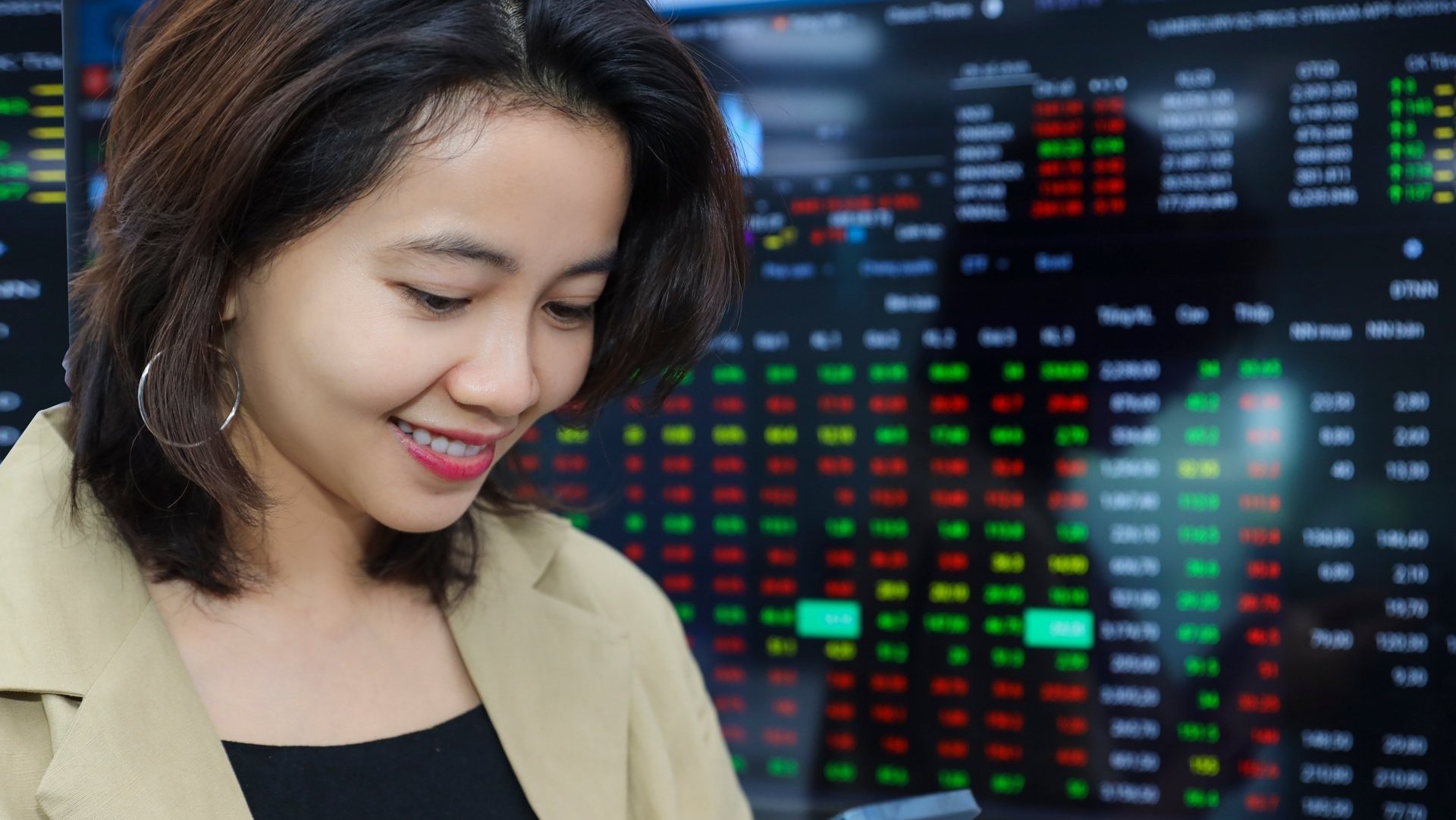 Bứt phá từ đáy, cổ phiếu ngành điện bất ngờ 'soán ngôi' VIC, GEX - Ảnh 2 Bứt phá từ đáy, cổ phiếu ngành điện bất ngờ 'soán ngôi' VIC, GEX - Ảnh 2